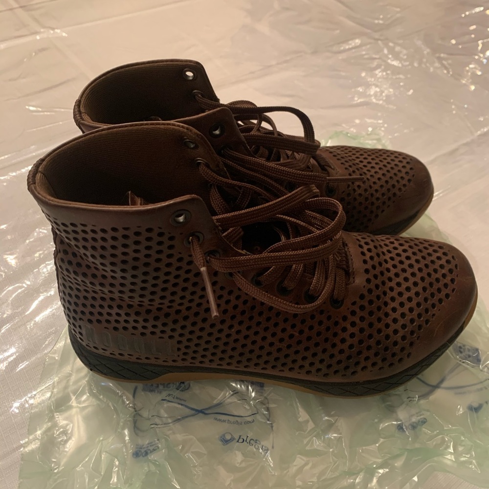 NOBULL HIGH - TOP COFFEE LEATHER TRAINER